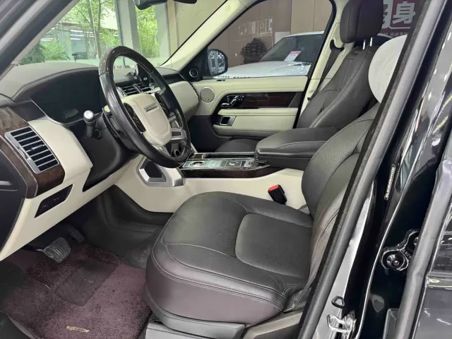 Land Rover Range Rover 2021 3.0 L6 Heritage Extended Classic Edition — Фото автомобиля 5