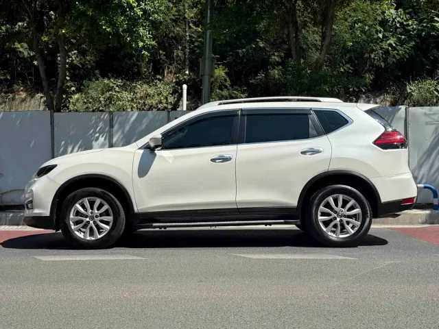 Nissan X-Trail — Фото автомобиля 7