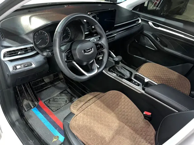 Geely Emgrand — Фото автомобиля 7