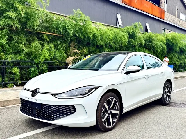Фотография автомобиля — Volkswagen Lamando