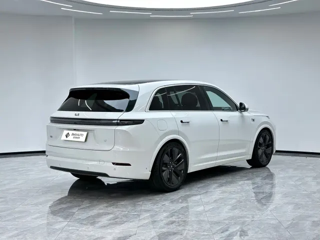 Li Auto L7 — Фото автомобиля 5