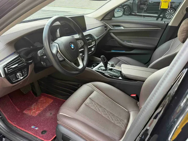 BMW 5 Series — Фото автомобиля 3
