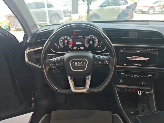 Audi Q3 — Фото автомобиля 10