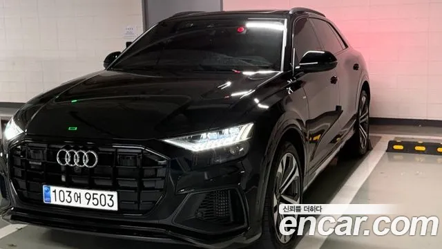Фотография автомобиля — Audi Q8 4M
