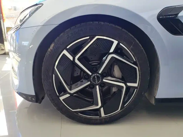 BYD Seal — Фото автомобиля 24