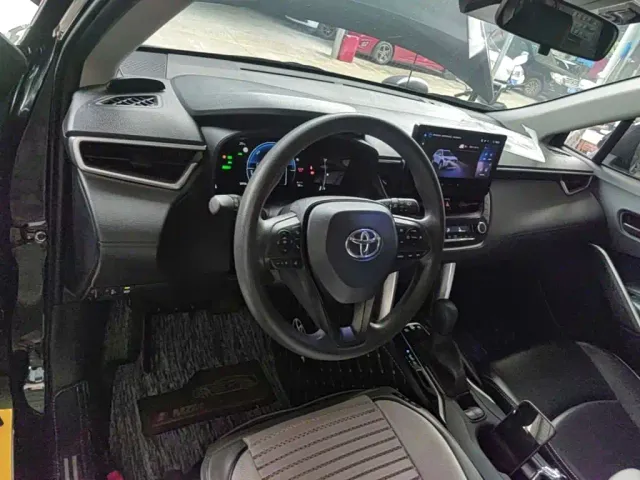 Toyota Corolla Cross — Фото автомобиля 9