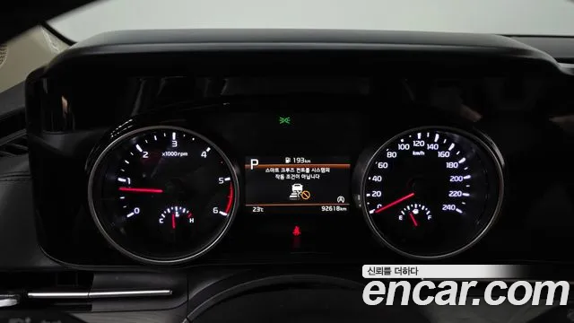 Kia Carnival Generation 4 — Фото автомобиля 10