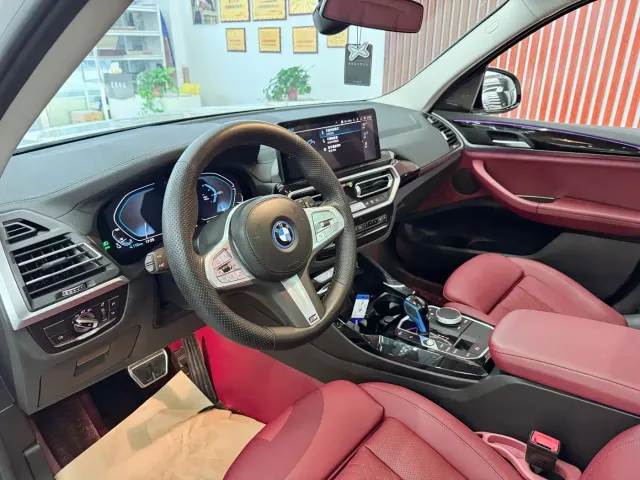 BMW BMW iX3 2022 Facelift Leading Model — Фото автомобиля 15