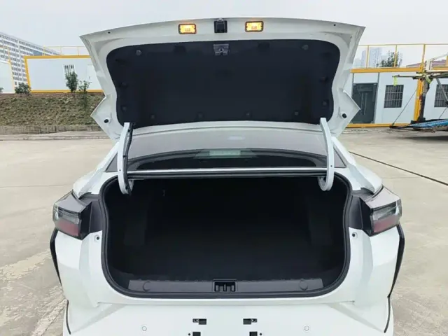 Dongfeng Yixuan — Фото автомобиля 18