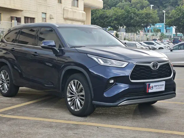 Toyota Highlander — Фото автомобиля 3