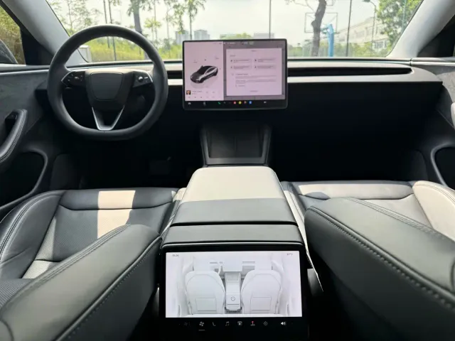 Tesla Model 3 — Фото автомобиля 8