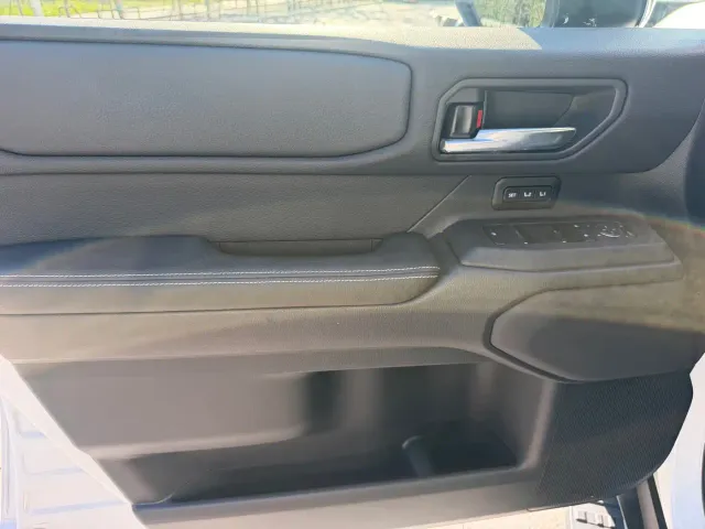Toyota Prado — Фото автомобиля 9