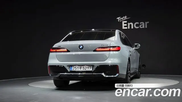 BMW 7-Series 7 серия (G70) — Фото автомобиля 4