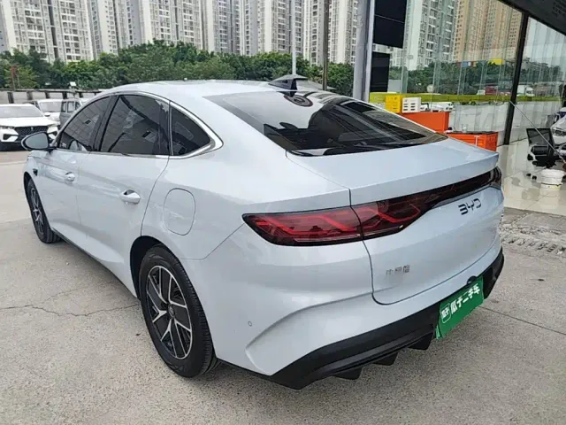 BYD Qin L — Фото автомобиля 4
