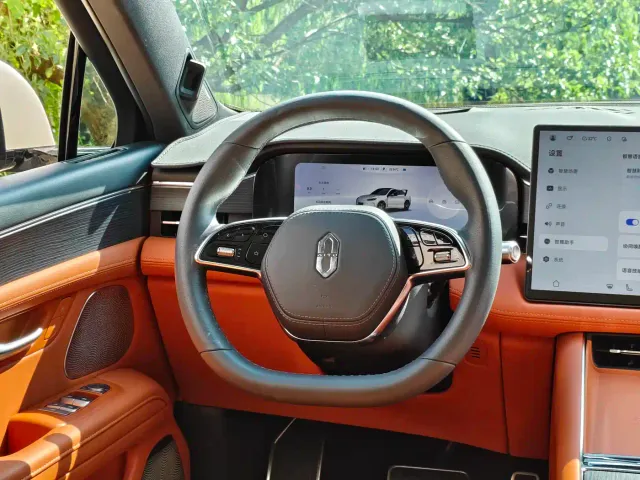 Aito M5 — Фото автомобиля 7