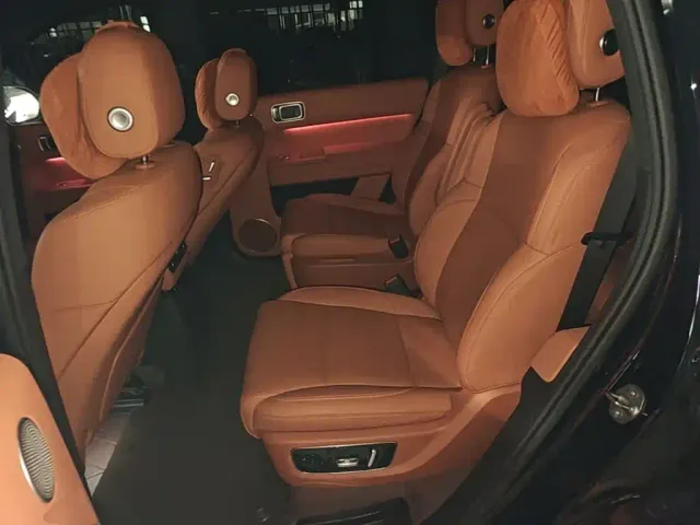 Li Auto L9 — Фото автомобиля 16