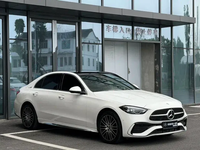 Mercedes-Benz C-Class — Фото автомобиля 3