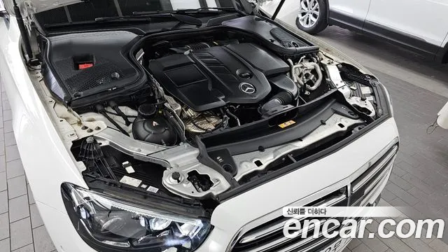 Mercedes-Benz E-Class — Фото автомобиля 6