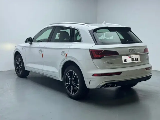 Audi Q5L — Фото автомобиля 6