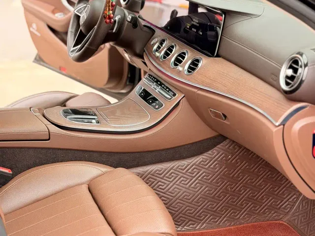 Mercedes-Benz Mercedes-Benz E-Class 2022 E 300 L Fashion — Фото автомобиля 7