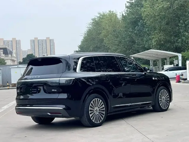Aito M8 — Фото автомобиля 3