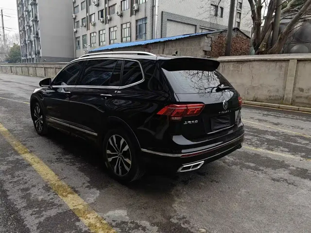 Volkswagen Tiguan L — Фото автомобиля 10