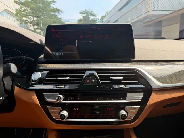 BMW 6 Series Gran Turismo — Фото автомобиля 3