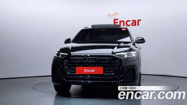 Audi Q8 55 TFSI quattro Premium — Фото автомобиля 3