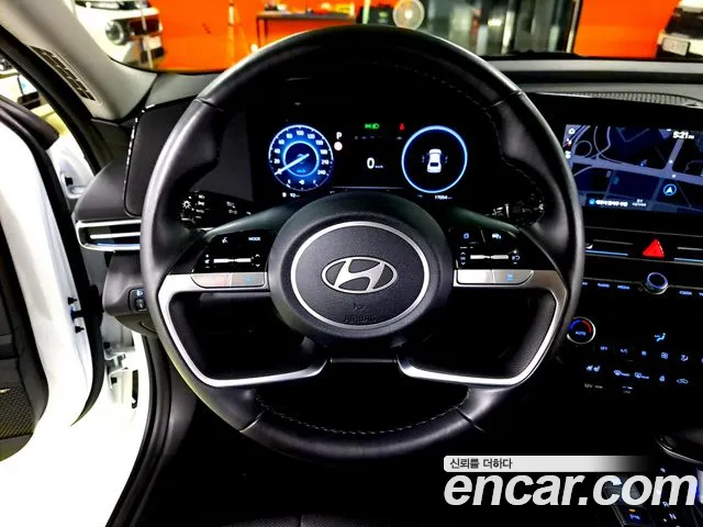 Hyundai Avante CN7 — Фото автомобиля 11