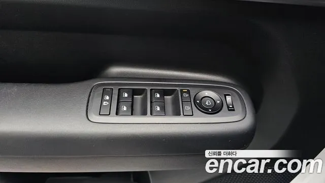 Hyundai Santafe Бензин 2.5T 2WD — Фото автомобиля 25