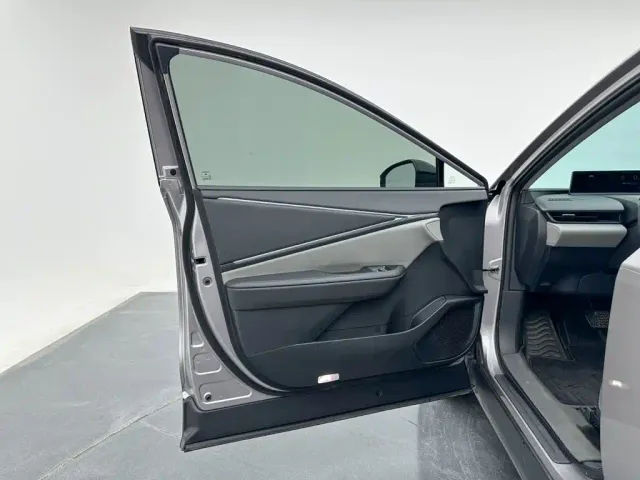 Toyota bZ5 — Фото автомобиля 11