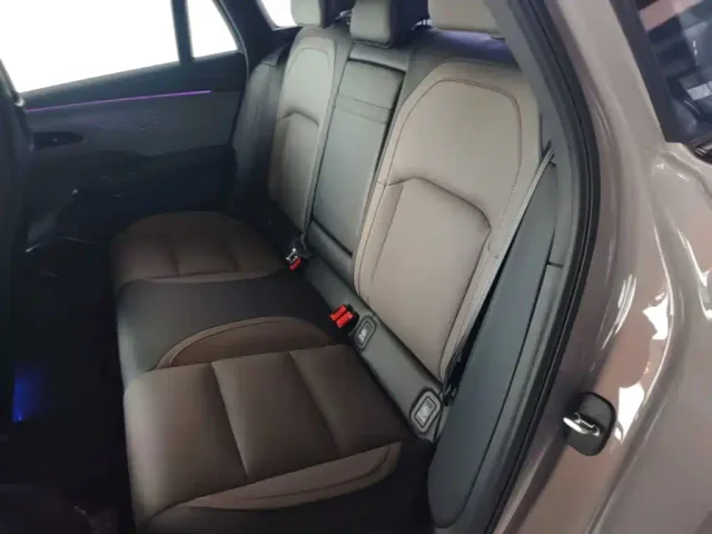 Hongqi EH7 — Фото автомобиля 16