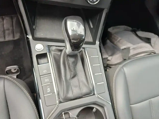 Volkswagen Passat — Фото автомобиля 13