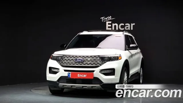 Ford Explorer — Фото автомобиля 3