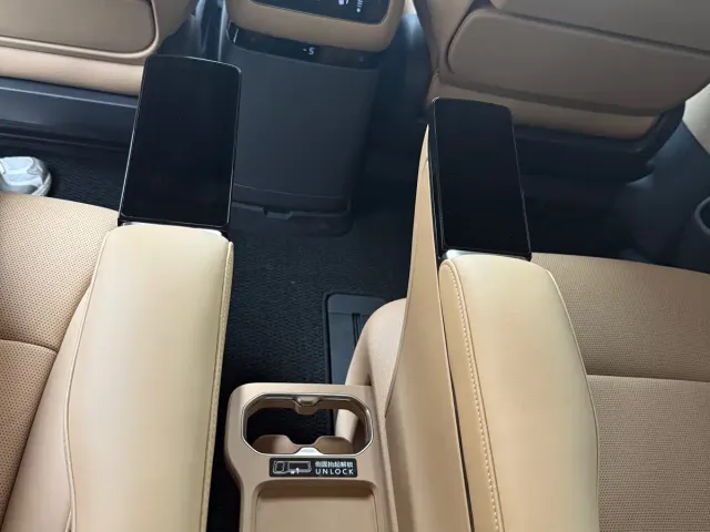 Hongqi HQ9 PHEV — Фото автомобиля 21