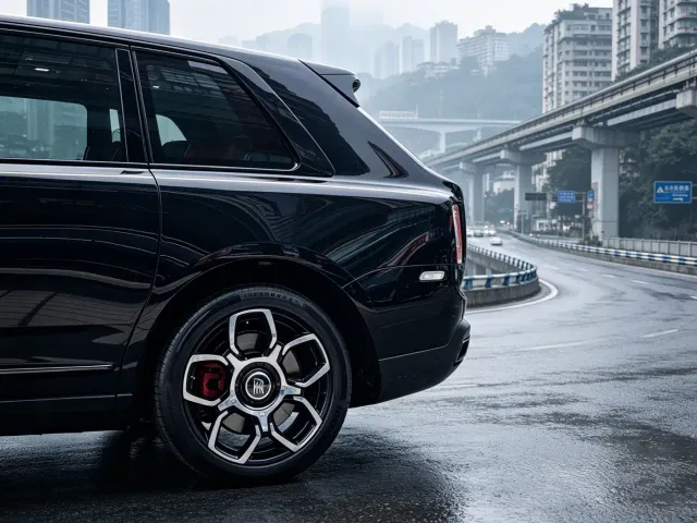 Rolls-Royce Cullinan — Фото автомобиля 6