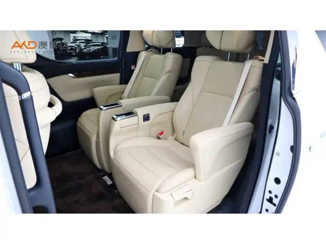 Toyota Alphard — Фото автомобиля 7