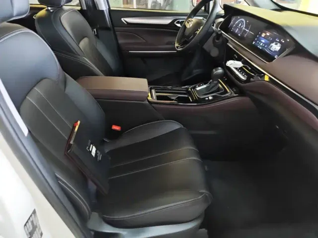 GAC Trumpchi M6 — Фото автомобиля 24