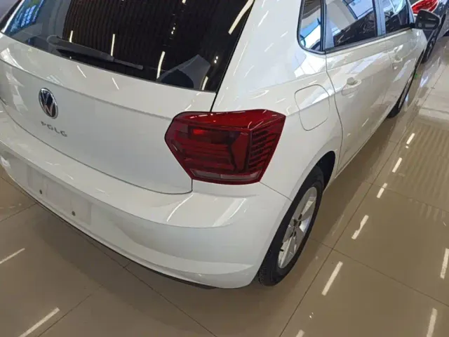 Volkswagen Polo — Фото автомобиля 7