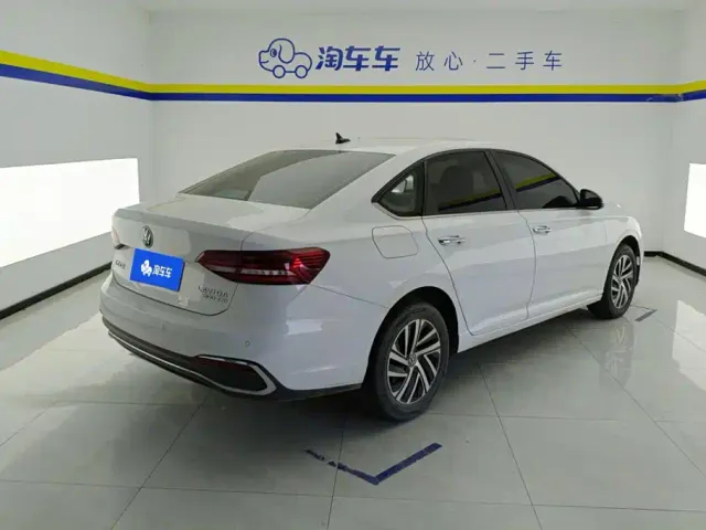Volkswagen Lavida — Фото автомобиля 3