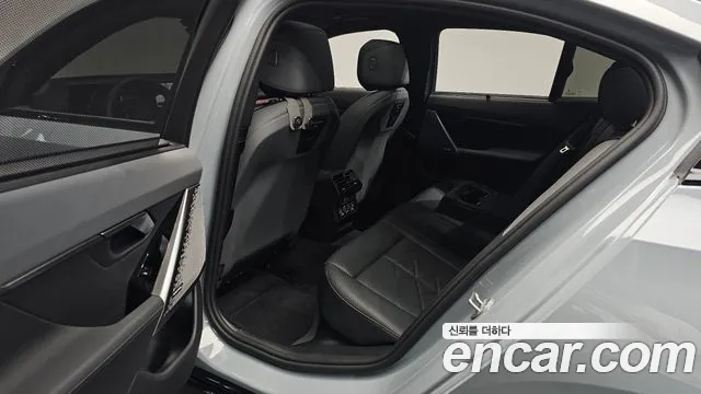 BMW 5 Series G60 — Фото автомобиля 26