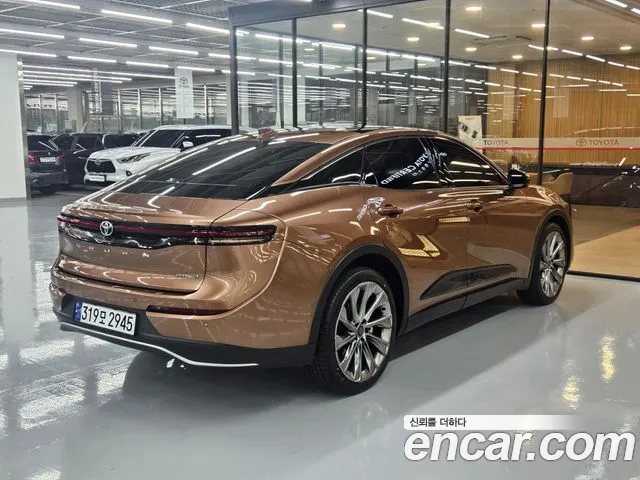 Toyota Crown — Фото автомобиля 2