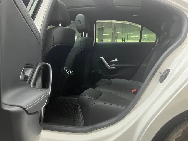 Mercedes-Benz A-Class — Фото автомобиля 11