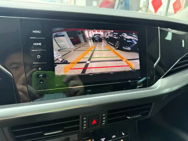 Volkswagen Passat — Фото автомобиля 16