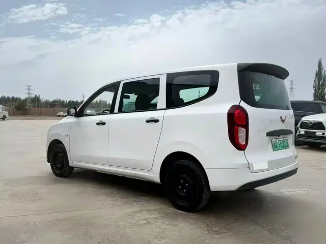 Wuling Hongguang — Фото автомобиля 5