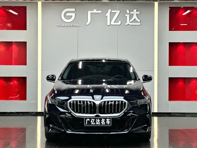 BMW 5 Series — Фото автомобиля 2