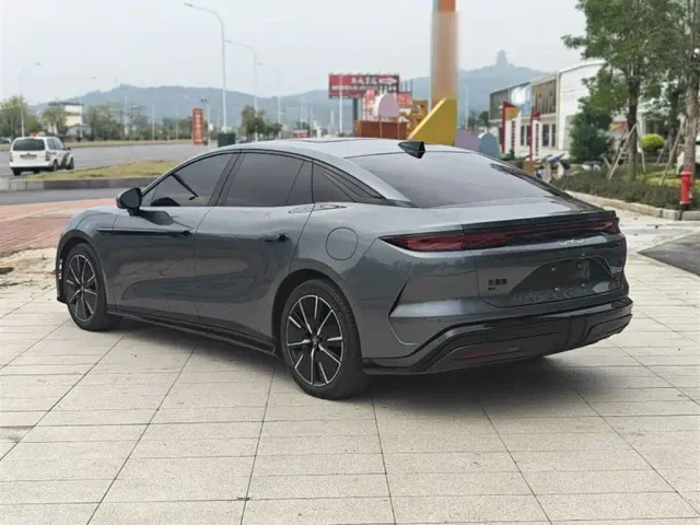 BYD Han L — Фото автомобиля 12
