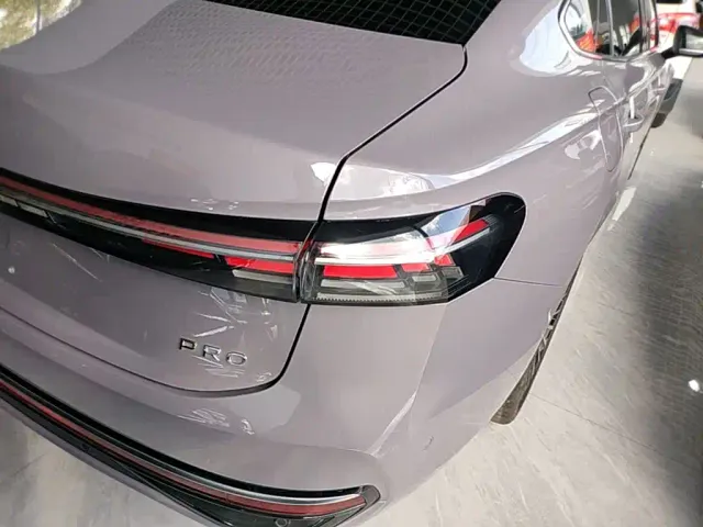 Volkswagen Passat — Фото автомобиля 7