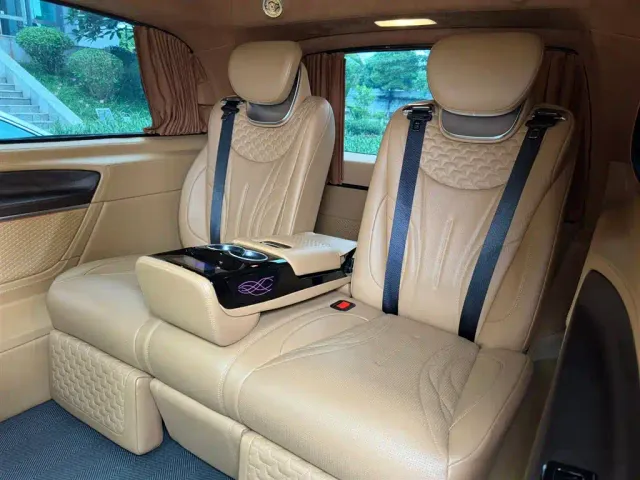 Mercedes-Benz V-Class — Фото автомобиля 22
