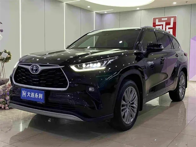 Фотография автомобиля — Toyota Highlander